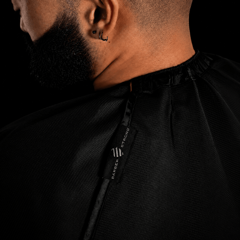 Barber Strong Cape XL – adjustable neck closure detail