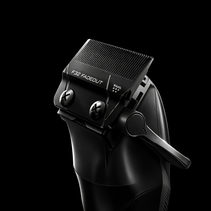 Wahl Vapor F32 Fadeout blade close-up detail with adjustable lever. Primos Barber Supply