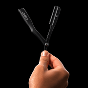 L3VEL3 Milly Clutch Razor Holder – in hand