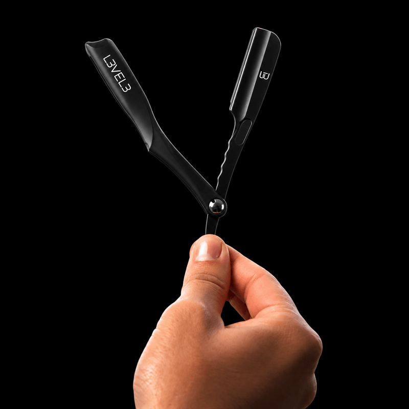 L3VEL3 Milly Clutch Razor Holder – in hand