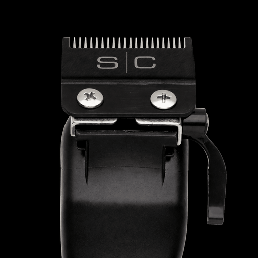 SC Black Diamond Fade Blade installed on professional hair clipper