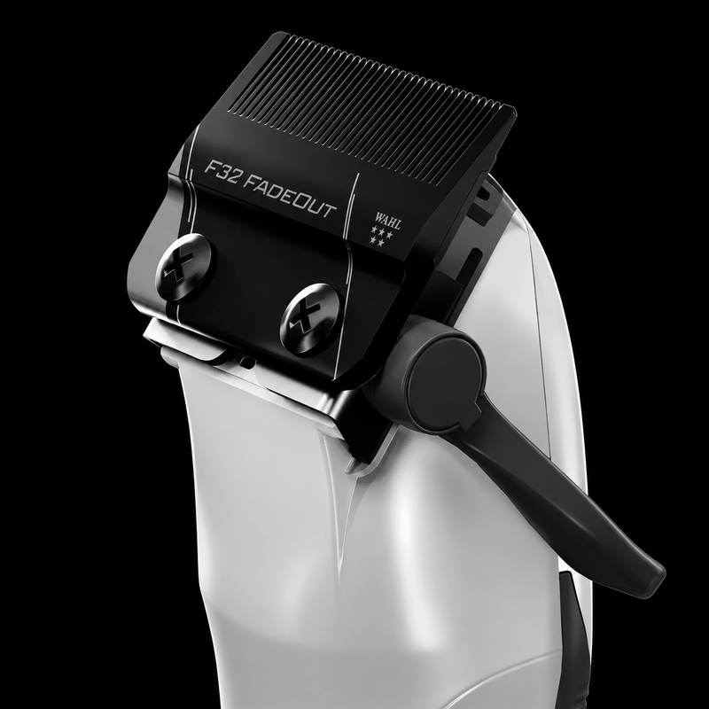 Wahl Vapor CE F32 Fadeout blade close up on professional cordless clipper